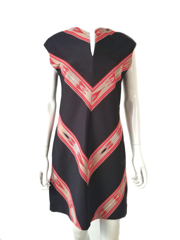 vintage arrow print feathr design dress