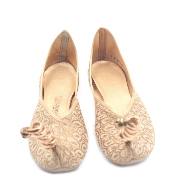rare Gustinettes bell toe embroidered vintage flat shoes