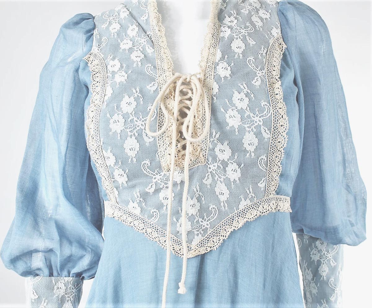 70s Womens Gunne Sax Blouse  Scallop Lace Button Up Top  1970s Bohemian Wedding Tunic  Ivory Floral Sheer Lace Renaissance Farm Top