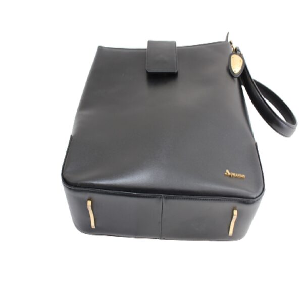 aquascutum black leather shoulder bag purse