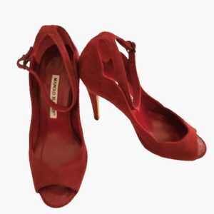 manolo blahnik cranberry red ankle strap designer shoes